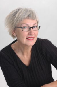 Profilfoto Erna Osland av fotograf Lene Løtvedt