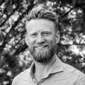 Profilbilde av Steffen Sørum av Niklas R. Lello / Norsk barnebokinstitutt.
