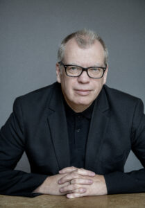 Portrettfoto Frode Grytten av fotograf Helge Skodvin