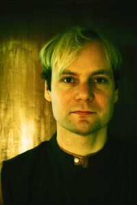 Portrettfoto Frode Haltli av fotograf Knut Bry