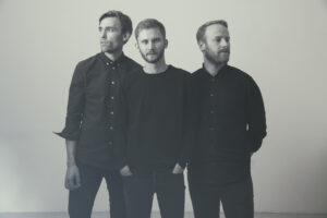 Portrettfoto av Erlend Apneseth Trio.