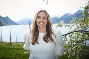 Portrettfoto Irene Stana av fotograf Geir Dokken.