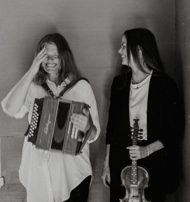 Rannveig Djønne og Annlaug Børsheim.